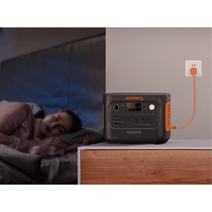 Jackery Explorer 1000 V2 bedside charging