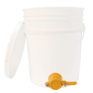 Mann Lake 5 Gallon Bottling Pail with Honey Gate and Lid