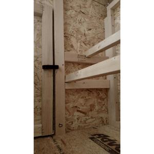 OverEZ Small Chicken Coop roosting area