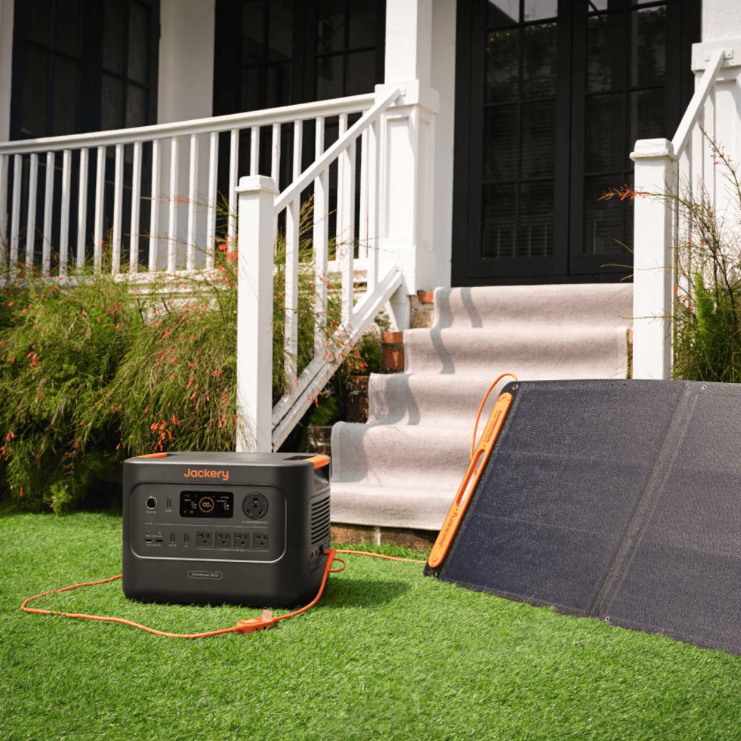 Jackery HomePower 3000 solar charging