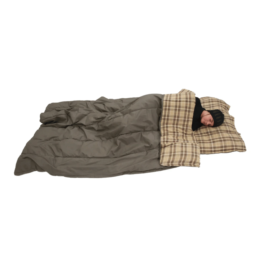Kodiak Canvas - Camp Quilt Sleep Set in use 