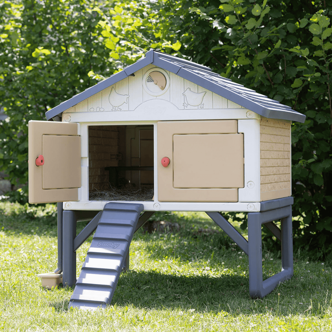 My First Chicken Coop - Stromberg&#39;s Chicken Coop for 5 Chickens opened and empty